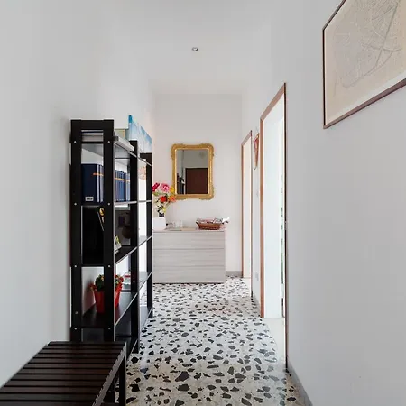 Bright&cozy C5 Fiera Apartment *